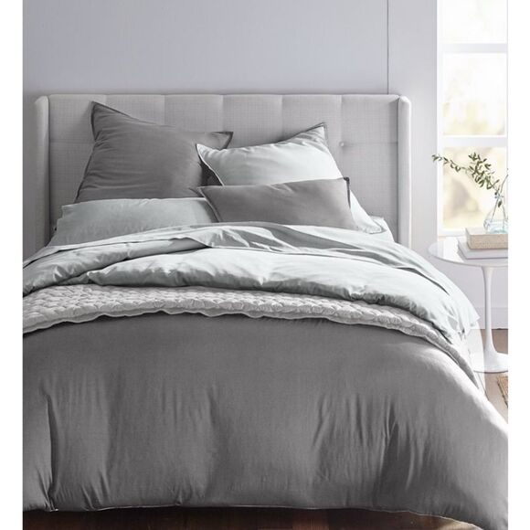 OAKE Solid Reversible Cotton Tencel Duvet Cover. Color: Navy Blue - Picture 3 of 3